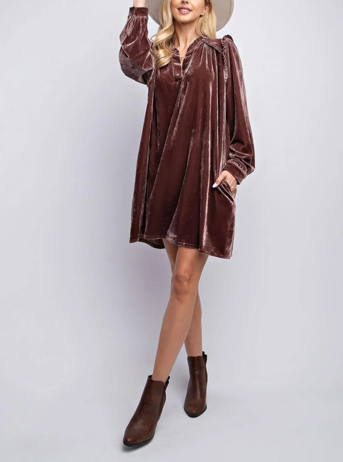 chouyatou Women's Long Sleeve Velvet Party Dress Frilly V-Neck Tunic Shift Short Dress with Pockets