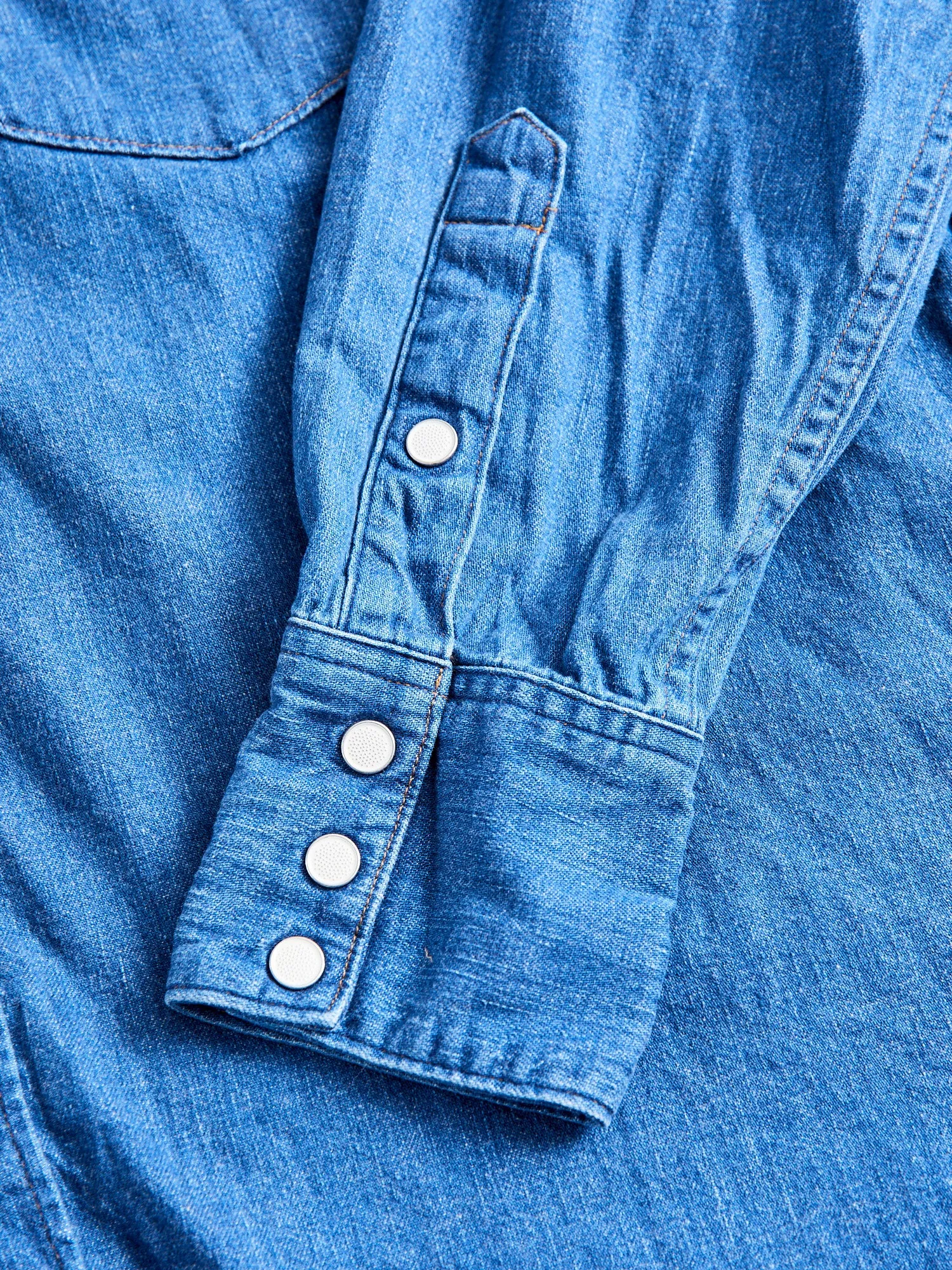 Vintage Fit Western Shirt in Used Denim