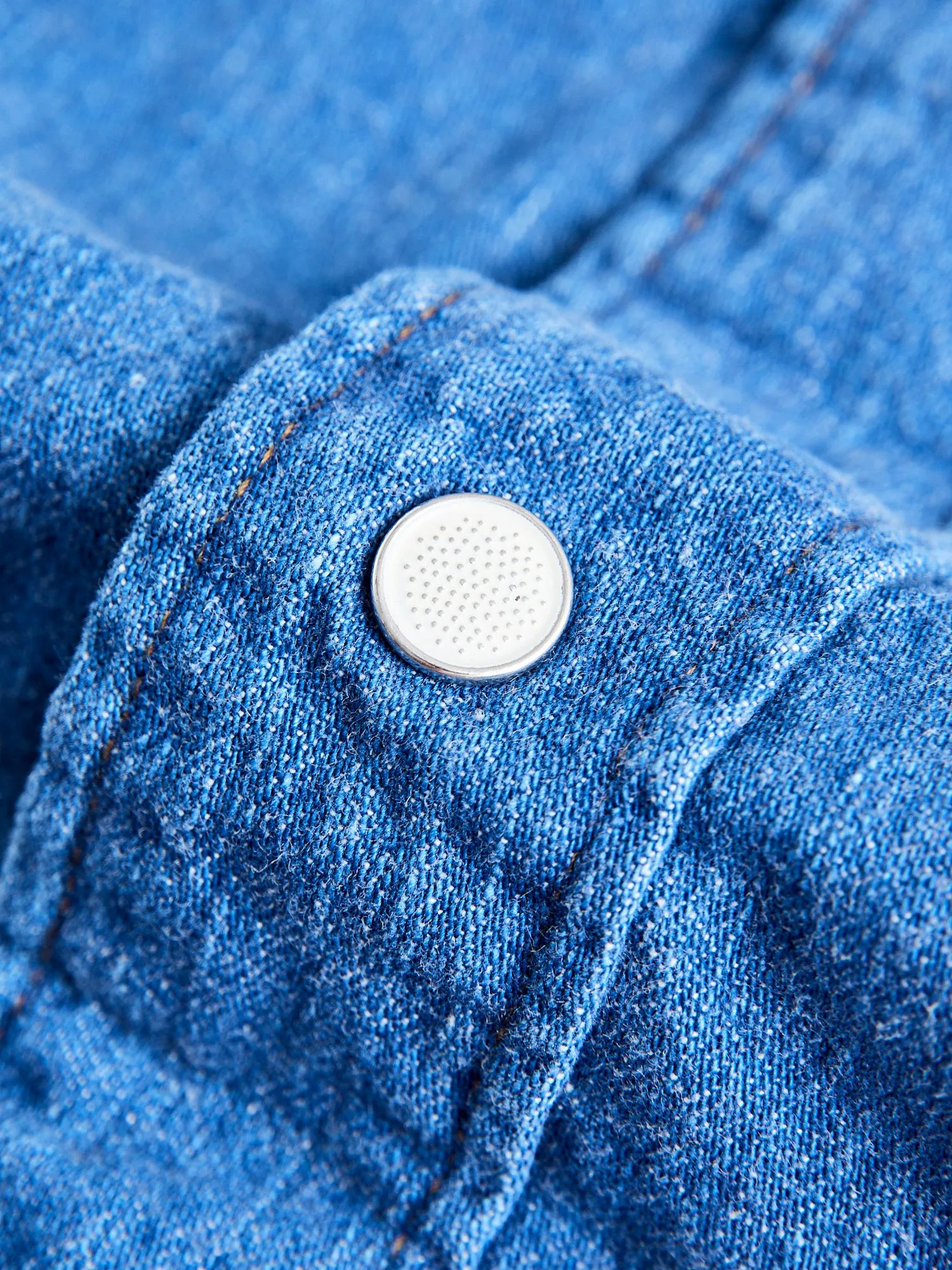 Vintage Fit Western Shirt in Used Denim